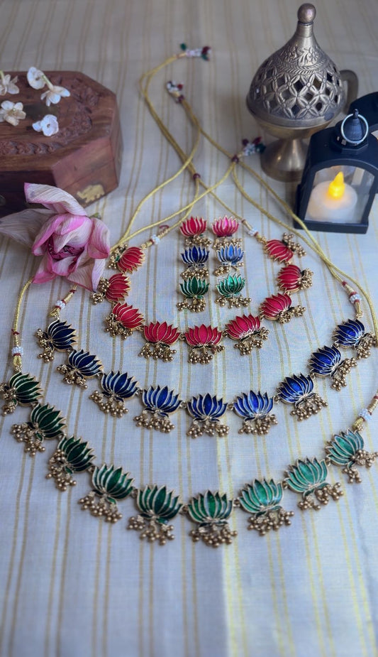 Viral Lotus Necklace